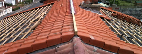 Les travaux de rénovation de toiture à Saintes 17100